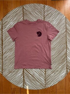 Fjallraven Fox Boxy Logo Tee (women's XS)